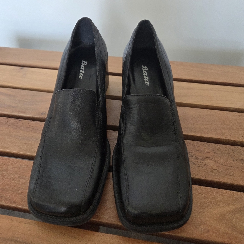 Bata Black Leather Block Heel Loafers - Like New - Picture 5 of 8